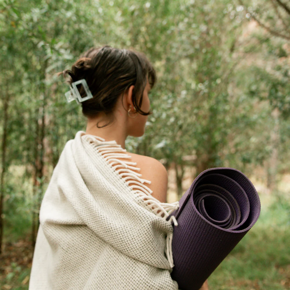 Evandale Meditation Throw in Olive - Image 4