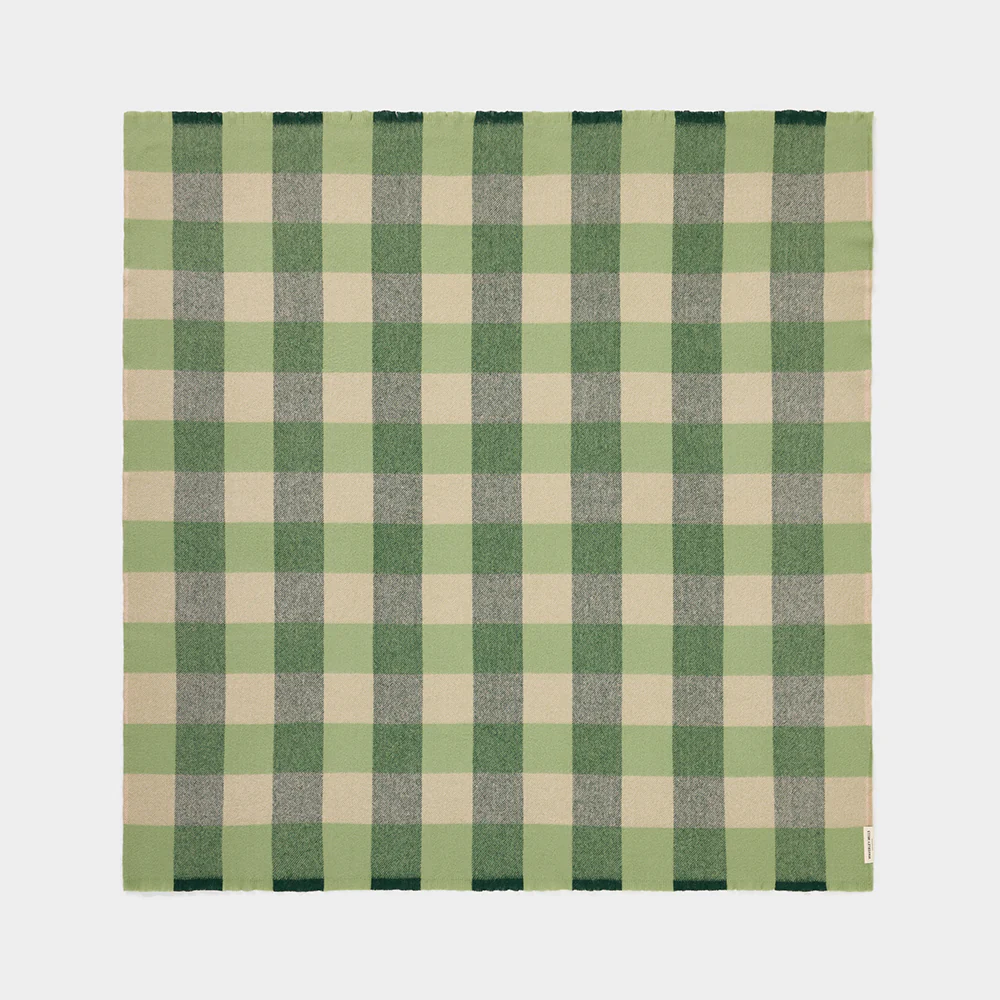 Traditional Check Picnic Rug in Acacia Green - Image 4