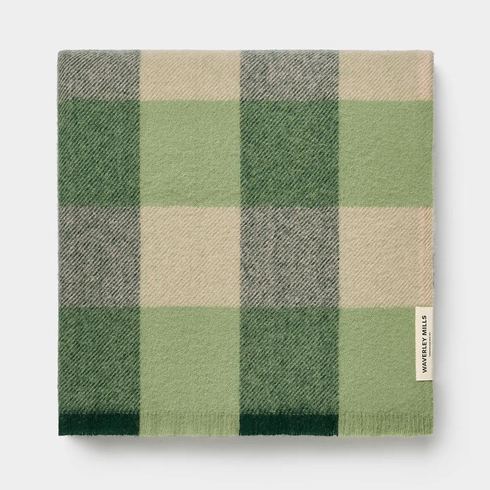 Traditional Check Picnic Rug in Acacia Green - Image 5